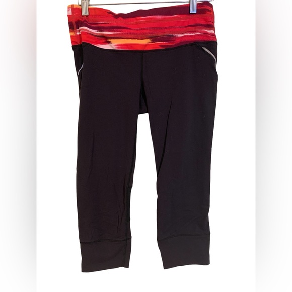 Athleta Black Relay Capri Crop Tight Leggings Red Waistband Style 581326 Medium - Picture 2 of 8